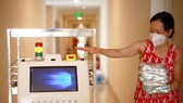 “Nhân viên” đặc biệt ở bệnh viện điều trị Covid-19