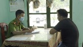 Công an đang làm việc với tài xế Nguyễn Văn Hùng