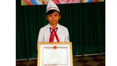 Tặng giấy khen cho học sinh lớp 6 không tham của rơi