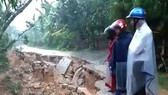 Hiện trường tuyến đường ở thôn Vĩnh Yên (xã Đức Lạng, huyện Đức Thọ, Hà Tĩnh) bị sạt lở
