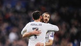 Ronaldo cùng Benzema thiết lập nên cột mốc đáng nhớ. Ảnh: Getty Images
