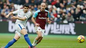 Mệt mọi có thể đang khiến Alvaro Morata (trái) thiếu đi sự chuẩn xác trong dứt điểm. Ảnh: Getty Images