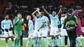 HLV Pep Guardiola không nán lại sân ăn mừng vì muốn tránh rắc rối, nhưng cuối cùng nó vẫn xảy ra. Ảnh: Getty Images
