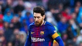 Dù lùi sâu, nhưng khả năng ghi bàn của Messi không giảm. Ảnh: Getty Images.