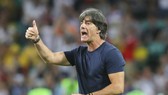 HLV Joachim Loew đang cho thấy đầy sự lạc quan. Ảnh: Getty Images