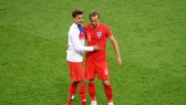 Tottennham đối mặt nguy cơ sẽ không có 2 ngôi sao tấn công hàng đầu Dele Alli (trái) và Harry Kane khi mùa giải mới bắt đầu. Ảnh: Getty Images