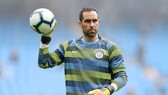 Mất Claudio Bravo là điều mà HLV Pep Guardiola chưa bao giờ nghĩ đến. Ảnh: Getty Images