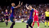 Messi sớm ghi bàn từ đường kiến tạo của Vidal. Ảnh: Getty Images.