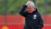 HLV Jose Mourinho cũng cảm nhận rõ sự kiên nhẫn dành cho ông không nhiều. Ảnh: Getty Images