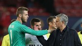 HLV Jose Mourinho khá bi quan về cơ hội giữ được David de Gea. Ảnh: Getty Images