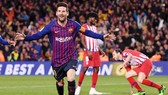 Lionel Messi mừng bàn thắng trong ngày thiết lập kỷ lục. Ảnh: Getty Images