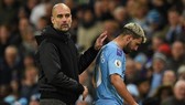 HLV Pep Guardiola thất vọng vì mất chân sút chủ lực Sergio Aguero trong vài tuần. Ảnh: Getty Images