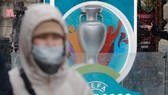 UEFA duy trì quan điểm cần chờ đợi thêm về diễn biến của dịch bệnh Covid-19.