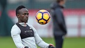 Hôm nay mọi đội bóng Premier League sẽ nối lại tập luyện cá nhân. Ảnh: Getty Images