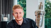 Kevin De Bruyne là cầu thủ đầu tiên của Man.City thắng giải thưởng cá nhân danh giá nhất mùa.