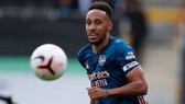 Pierre-Emerick Aubameyang giờ có thể tập trung trình diễn năng lực ghi bàn siêu hạng của mình. Ảnh: Getty Images