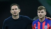 HLV Frank Lampard và tân binh Timo Werner đã gây ấn tượng tốt trước ông chủ. Ảnh: Getty Images