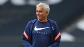 Jose Mourinho đã đặt dấu hỏi về các quy trình an toàn của bóng đá quốc tế.