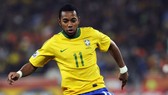 Robinho thời còn tỏa sáng trong màu áo tuyển Brazil.