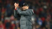 HLV Jurgen Klopp kêu gọi người hâm mộ Liverpool cố gắng tận hưởng trận đấu khi còn có thể. Ảnh: Getty Images