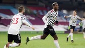 Paul Pogba mừng bàn thắng duy nhất đưa Man.United lên ngôi đầu. Ảnh: Getty Images