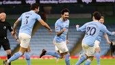 Man.City tiến bay cao và đe dọa ngôi đầu của Man.United. Ảnh: Getty Images