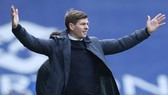Steven Gerrard dẫn dắt Rangers đến chức vô địch Scotland đầu tiên sau 10 năm. Ảnh: Getty Images