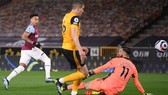 Jesse Lingard lần đầu ghi bàn trong 3 trận lên tiếp, truyền cảm hứng chiến thắng. Ảnh: Getty Images