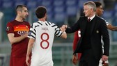 HLV Ole Gunnar Solskjaer sau niềm vui vào chung kết là sự bức bối vì lịch thi đấu trong nước. Ảnh: Getty Images