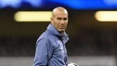 Zinedine Zidane được cho thất vọng vì không được Ban lãnh đạo ủng hộ.