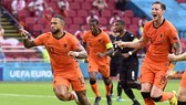 Memphis Depay mở đường chiến thắng cho Hà Lan.