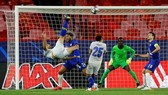 Mehdi Taremi với cú “xe đạp chổng ngược” xuất sắc vào lưới Chelsea.