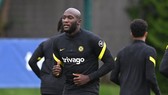 Romelu Lukaku trong buổi tập đầu tiên cùng Chelsea hôm thứ ba.