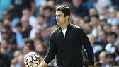 HLV Mikel Arteta cảm nhận rõ tương lai đang trở nên bất ổn. Ảnh: Getty Images