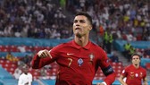 Cristiano Ronaldo lập kỷ lục ghi bàn như khẳng định anh chưa quá già để trở lại Man.United.
