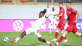 Tuyển Bỉ (trái) gần như chạm cả 2 tay vào tấm vé trực tiếp đến với World Cup 2022.