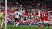 Tình huống ghi bàn mà HLV Ole Gunnar Solskjaer không hài lòng.