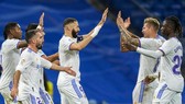 Real Madrid vẫn bản lĩnh trong màn so kè ở ngôi đầu.
