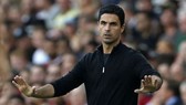 HLV Mikel Arteta bình tĩnh và tập trung cho mục tiêu tốp 4 của Arsenal.