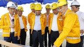 Lãnh đạo PV GAS giới thiệu dự án xây dựng kho cảng LNG Thị Vải