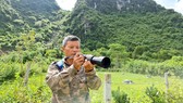 Anh Tú với niềm đam mê bảo vệ và chụp ảnh voọc má trắng quý hiếm