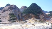 “Sẹo” trong lòng núi