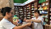 Dễ dàng tìm mua thực phẩm chức năng tại các nhà thuốc. Ảnh: HOÀNG HÙNG