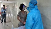 Cư dân chung cư đang bị phong tỏa