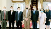 Chủ tịch UBND TPHCM Nguyễn Thành Phong tiếp ông Jeffrey Goss, Phó hiệu trưởng Trường Đại học bang Arizona (Hoa Kỳ)