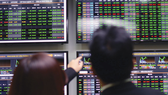 VN-Index lập đỉnh mới, vàng giảm giá