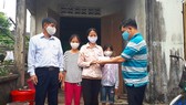 Hơn 50 triệu đồng hỗ trợ các hoàn cảnh khó khăn