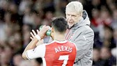 Arsenal lại phải nhờ đến Sanchez để duy trì hy vọng tốp 4
