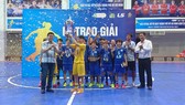 Đội nữ Quận 8 trong niềm vui vô địch (ảnh: Nguyễn Nhân)