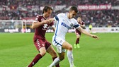 Ivan Perisic (phải) chơi rất hay ở Inter.